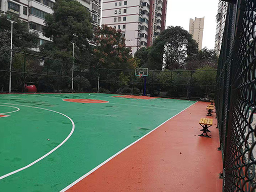 常德市武陵區(qū)國(guó)源小區(qū)塑膠籃球場(chǎng)，硅PU球場(chǎng)，籃球架安裝 體育器材，體育設(shè)施
